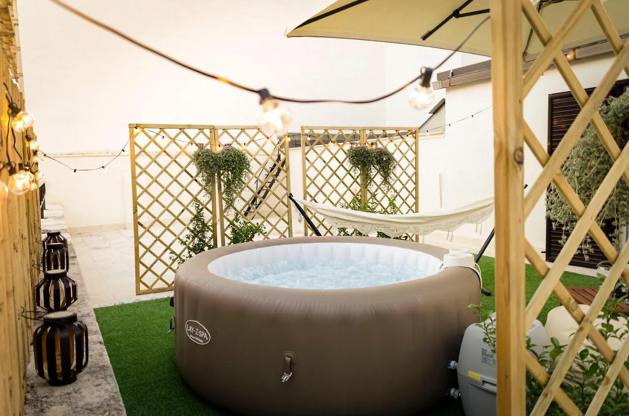 Apulialux Penthouse & Garden Con Spa In Centro Apartment Bari